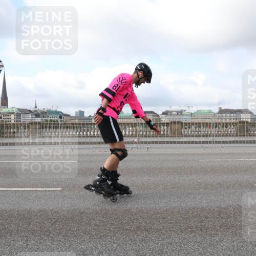 29.06.2025 - hella hamburg halbmarathon Lena Gebhardt http://msf.ph/oto/8431287 29.06.2025 09:00:27 Lombardsbrücke 81 meine-sportfotos.de