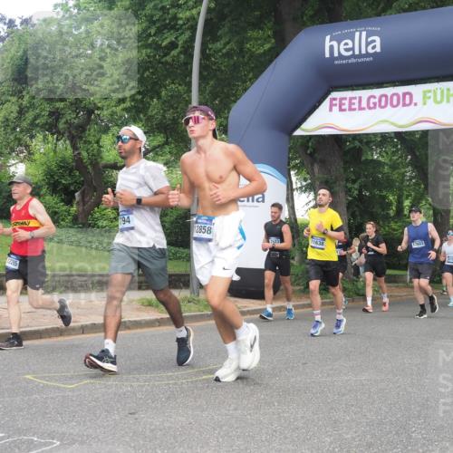 29.06.2025 - hella hamburg halbmarathon KatJ http://msf.ph/oto/8431289 29.06.2025 10:42:22 Zwischen KM18-KM19 1125, 2474, 3037, 3794, 5672, 6443 meine-sportfotos.de