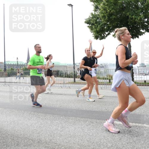 29.06.2025 - hella hamburg halbmarathon Lena Gebhardt http://msf.ph/oto/8431294 29.06.2025 10:44:11 Lombardsbrücke 1723, 8870, 1026, 1095, 1306, 1345, 1459, 1519, 1802, 1804, 2073, 2186, 2343, 2610, 2692, 2733, 3065, 3288, 3596, 3597, 4496, 4627, 4636, 4898, 5001, 5127, 5192, 5201, 5293, 5647, 5730, 5731, 5890, 5902, 5905, 6036, 6334, 6895, 7326, 7489, 7610, 7818, 7842, 8058, 8272, 8591, 8763, 8870, 8957, 9073, 9510, 9704, 9879, 10097, 10223, 10303, 10304, 11825, 11955, 12322, 12803, 12995, 13330, 13390, 13906, 14091, 14123, 14654 meine-sportfotos.de