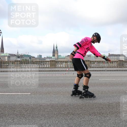 29.06.2025 - hella hamburg halbmarathon Lena Gebhardt http://msf.ph/oto/8431310 29.06.2025 09:00:27 Lombardsbrücke  meine-sportfotos.de