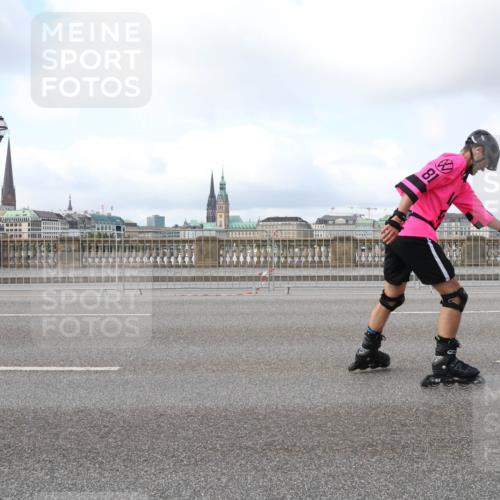 29.06.2025 - hella hamburg halbmarathon Lena Gebhardt http://msf.ph/oto/8431339 29.06.2025 09:00:27 Lombardsbrücke 81 meine-sportfotos.de