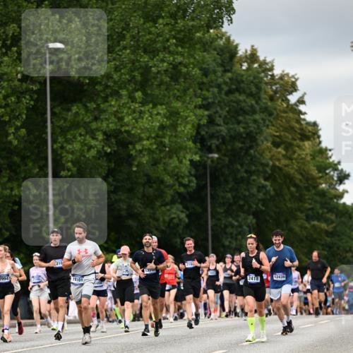 29.06.2025 - hella hamburg halbmarathon Dr. Thomas Lammeyer http://msf.ph/oto/8431379 29.06.2025 10:52:15 Kennedybrücke 1045, 1073, 1430, 1434, 1523, 2148, 2163, 2195, 2320, 2407, 2418, 2491, 2882, 2994, 3468, 3504, 3679, 4037, 4239, 4588, 4974, 5796, 6255, 6256, 6879, 8105, 8158, 8270, 8948, 9018, 9356, 10075, 10658, 10777, 10903, 10991, 11351 meine-sportfotos.de