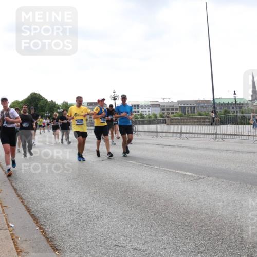 29.06.2025 - hella hamburg halbmarathon Lena Gebhardt http://msf.ph/oto/8431381 29.06.2025 10:44:12 Lombardsbrücke 9073, 7326, 1802, 1026, 1095, 1306, 1345, 1459, 1519, 1802, 1804, 2073, 2186, 2343, 2610, 2692, 2733, 3065, 3288, 3596, 3597, 4496, 4627, 4636, 4898, 5001, 5127, 5293, 5647, 5649, 5730, 5731, 5890, 5902, 5905, 6002, 6036, 6334, 6895, 7326, 7489, 7610, 7818, 7842, 8058, 8272, 8591, 8763, 8870, 8957, 9073, 9510, 9704, 9879, 10097, 10223, 10303, 10304, 11825, 11955, 12322, 12409, 12803, 12995, 13330, 13390, 13906, 14091, 14123, 14654 meine-sportfotos.de