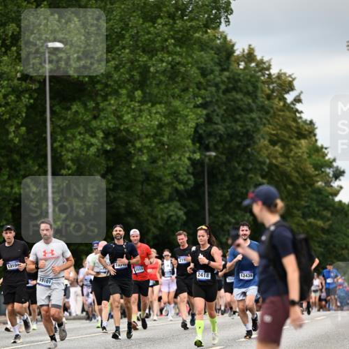 29.06.2025 - hella hamburg halbmarathon Dr. Thomas Lammeyer http://msf.ph/oto/8431447 29.06.2025 10:52:16 Kennedybrücke 1045, 1073, 1430, 1434, 1523, 2148, 2163, 2195, 2320, 2407, 2418, 2882, 2994, 3468, 3504, 3679, 4037, 4239, 4588, 4974, 5796, 6255, 6256, 6879, 7412, 8105, 8158, 8270, 8310, 8948, 9018, 9356, 10075, 10658, 10777, 10903, 10991, 11351 meine-sportfotos.de