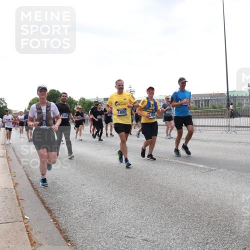 29.06.2025 - hella hamburg halbmarathon Lena Gebhardt http://msf.ph/oto/8431490 29.06.2025 10:44:13 Lombardsbrücke 1802, 13973, 7326, 9073, 12454, 804, 1026, 1095, 1306, 1345, 1459, 1519, 1802, 1804, 2073, 2186, 2343, 2610, 2692, 2733, 3065, 3288, 3596, 3597, 4496, 4627, 4636, 4898, 5001, 5127, 5293, 5647, 5649, 5730, 5731, 5890, 5902, 5905, 6002, 6036, 6334, 6895, 7216, 7326, 7489, 7610, 7818, 7842, 8058, 8272, 8591, 8763, 8870, 8957, 9073, 9510, 9704, 9879, 10223, 10303, 10304, 11825, 11955, 12322, 12409, 12803, 12995, 13262, 13330, 13390, 13906, 14091, 14123, 14654 meine-sportfotos.de