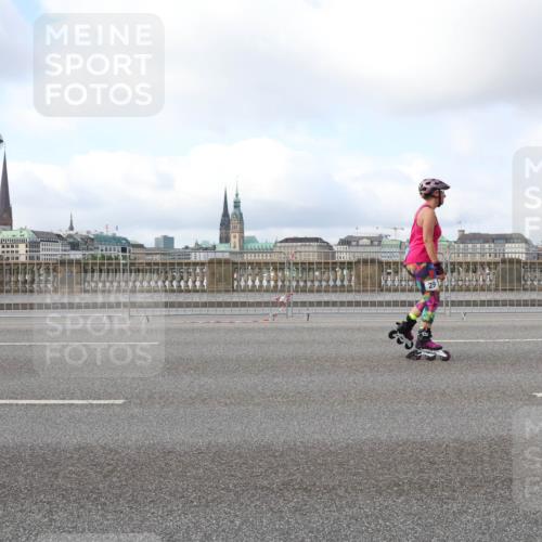 29.06.2025 - hella hamburg halbmarathon Lena Gebhardt http://msf.ph/oto/8431520 29.06.2025 09:00:28 Lombardsbrücke 29 meine-sportfotos.de