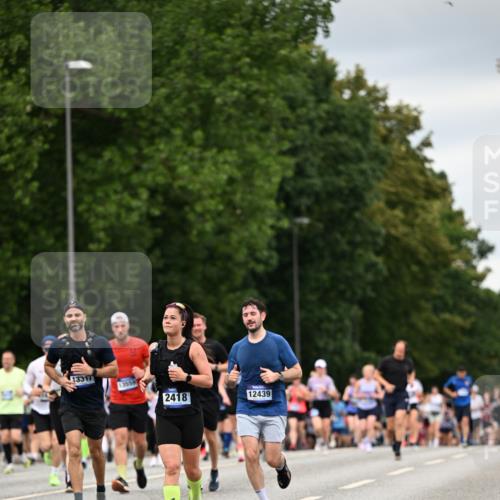 29.06.2025 - hella hamburg halbmarathon Dr. Thomas Lammeyer http://msf.ph/oto/8431537 29.06.2025 10:52:19 Kennedybrücke 1045, 1430, 1434, 1523, 1645, 2148, 2163, 2195, 2407, 2418, 2882, 2994, 3468, 3504, 3679, 3933, 4037, 4239, 4588, 4974, 5796, 5886, 6255, 6256, 6879, 7412, 8270, 8310, 8948, 9018, 9356, 10075, 10658, 10777, 10903, 10991, 11351 meine-sportfotos.de