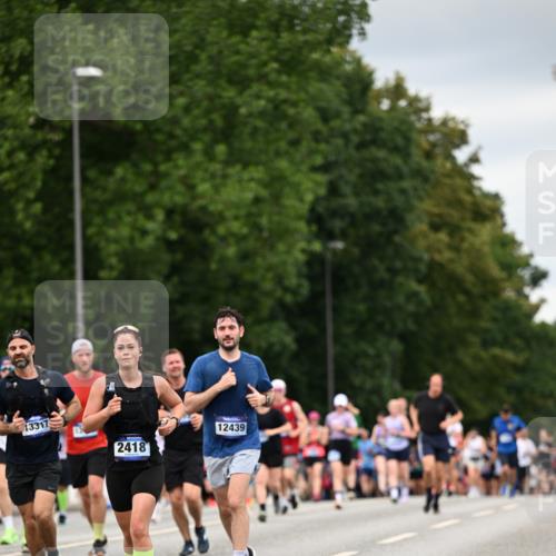 29.06.2025 - hella hamburg halbmarathon Dr. Thomas Lammeyer http://msf.ph/oto/8431589 29.06.2025 10:52:20 Kennedybrücke 1045, 1430, 1434, 1523, 1645, 2148, 2163, 2195, 2407, 2418, 2882, 2994, 3468, 3504, 3679, 3933, 4037, 4239, 4588, 4974, 5796, 5886, 6255, 6256, 6879, 7412, 8270, 8310, 8948, 9018, 9356, 9696, 10075, 10658, 10777, 10903, 10991, 11351 meine-sportfotos.de