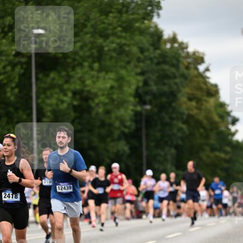 29.06.2025 - hella hamburg halbmarathon Dr. Thomas Lammeyer http://msf.ph/oto/8431631 29.06.2025 10:52:21 Kennedybrücke 1045, 1430, 1434, 1523, 1645, 2148, 2163, 2195, 2407, 2418, 2882, 2994, 3468, 3504, 3679, 3933, 4037, 4239, 4588, 4974, 5796, 5886, 6255, 6256, 6879, 7412, 8270, 8310, 8948, 9018, 9356, 9696, 10075, 10658, 10777, 10991, 11351 meine-sportfotos.de