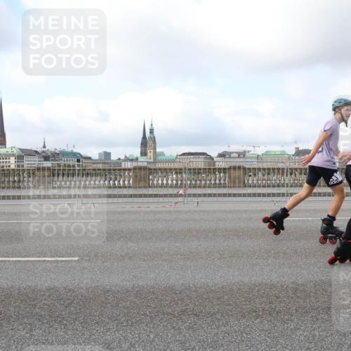 29.06.2025 - hella hamburg halbmarathon Lena Gebhardt http://msf.ph/oto/8431651 29.06.2025 09:00:30 Lombardsbrücke 152 meine-sportfotos.de