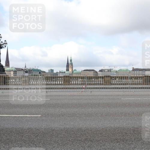 29.06.2025 - hella hamburg halbmarathon Lena Gebhardt http://msf.ph/oto/8431669 29.06.2025 09:00:46 Lombardsbrücke  meine-sportfotos.de