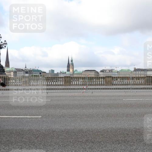 29.06.2025 - hella hamburg halbmarathon Lena Gebhardt http://msf.ph/oto/8431701 29.06.2025 09:00:46 Lombardsbrücke 35 meine-sportfotos.de