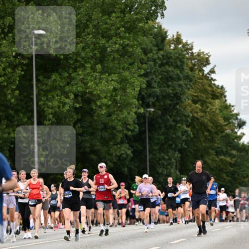 29.06.2025 - hella hamburg halbmarathon Dr. Thomas Lammeyer http://msf.ph/oto/8431705 29.06.2025 10:52:22 Kennedybrücke 1045, 1430, 1434, 1523, 1645, 2148, 2163, 2195, 2407, 2418, 2882, 2994, 3468, 3504, 3933, 4037, 4588, 4974, 5796, 5886, 6255, 6256, 6879, 7412, 7970, 8310, 8948, 9018, 9356, 9696, 10075, 10777, 10991, 11351 meine-sportfotos.de
