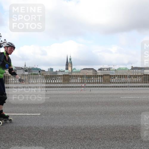 29.06.2025 - hella hamburg halbmarathon Lena Gebhardt http://msf.ph/oto/8431725 29.06.2025 09:00:46 Lombardsbrücke 35 meine-sportfotos.de