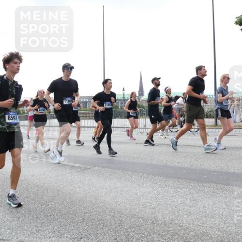 29.06.2025 - hella hamburg halbmarathon Lena Gebhardt http://msf.ph/oto/8431731 29.06.2025 10:44:16 Lombardsbrücke 4898, 2965, 8591, 11955, 12454, 2692, 1026, 1095, 1306, 1345, 1459, 1519, 1802, 1804, 2073, 2186, 2343, 2610, 2692, 3065, 3288, 3506, 3596, 3597, 4496, 4627, 4636, 4898, 5001, 5127, 5293, 5647, 5649, 5730, 5731, 5890, 5902, 5905, 6002, 6036, 6895, 7216, 7326, 7610, 7818, 7842, 8272, 8591, 8763, 8870, 8957, 9073, 9510, 9704, 9879, 10006, 10223, 10303, 10304, 10416, 11825, 11955, 12322, 12409, 12803, 12995, 13262, 13288, 13330, 13390, 13906, 14091, 14123, 14654, 14971 meine-sportfotos.de