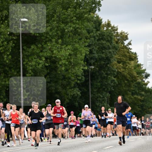 29.06.2025 - hella hamburg halbmarathon Dr. Thomas Lammeyer http://msf.ph/oto/8431733 29.06.2025 10:52:23 Kennedybrücke 1045, 1246, 1430, 1434, 1639, 1645, 2148, 2163, 2195, 2407, 2418, 2627, 2882, 2994, 3468, 3504, 3933, 4037, 4588, 4974, 5886, 6255, 6256, 6879, 7412, 7970, 8310, 8948, 9018, 9356, 9696, 10075, 10777, 10991, 11351 meine-sportfotos.de