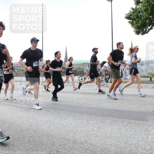 29.06.2025 - hella hamburg halbmarathon Lena Gebhardt http://msf.ph/oto/8431743 29.06.2025 10:44:16 Lombardsbrücke 3065, 8591, 4898, 11955, 2692, 1026, 1095, 1306, 1345, 1459, 1519, 1802, 1804, 2073, 2186, 2343, 2610, 2692, 3065, 3288, 3506, 3596, 3597, 4496, 4627, 4636, 4898, 5001, 5127, 5293, 5647, 5649, 5730, 5731, 5890, 5902, 5905, 6002, 6036, 6895, 7216, 7326, 7610, 7818, 7842, 8272, 8591, 8763, 8870, 8957, 9073, 9510, 9704, 9879, 10006, 10223, 10303, 10304, 10416, 11825, 11955, 12322, 12409, 12803, 12995, 13262, 13288, 13330, 13390, 13906, 14091, 14123, 14654, 14971 meine-sportfotos.de