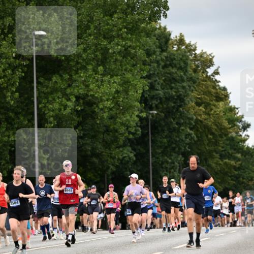 29.06.2025 - hella hamburg halbmarathon Dr. Thomas Lammeyer http://msf.ph/oto/8431809 29.06.2025 10:52:24 Kennedybrücke 1045, 1246, 1434, 1639, 1645, 2148, 2163, 2195, 2407, 2418, 2627, 2882, 2994, 3468, 3504, 3933, 4037, 4588, 4856, 4974, 5886, 6255, 6256, 6879, 7412, 7970, 8310, 8948, 9018, 9356, 9696, 10075, 10777, 10991, 11351 meine-sportfotos.de