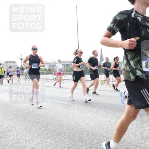 29.06.2025 - hella hamburg halbmarathon Lena Gebhardt http://msf.ph/oto/8431842 29.06.2025 10:44:17 Lombardsbrücke 3596, 3065, 8591, 1026, 1095, 1306, 1345, 1459, 1519, 1802, 1804, 2073, 2186, 2343, 2610, 2692, 3065, 3288, 3506, 3596, 4496, 4627, 4636, 4898, 5001, 5127, 5293, 5647, 5649, 5730, 5731, 5890, 5902, 5905, 6002, 6895, 7216, 7326, 7610, 7818, 7842, 8272, 8591, 8763, 8870, 8957, 9073, 9510, 9879, 10006, 10223, 10303, 10304, 10416, 11825, 11955, 12322, 12409, 12803, 12995, 13262, 13288, 13330, 13390, 13906, 14091, 14123, 14350, 14654, 14971 meine-sportfotos.de
