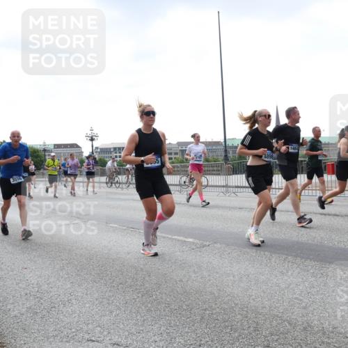 29.06.2025 - hella hamburg halbmarathon Lena Gebhardt http://msf.ph/oto/8431868 29.06.2025 10:44:17 Lombardsbrücke 13809, 3596, 8763, 4898, 1484, 1026, 1095, 1306, 1345, 1459, 1519, 1802, 1804, 2073, 2186, 2343, 2610, 2692, 3065, 3288, 3506, 3596, 4496, 4627, 4636, 4898, 5001, 5127, 5293, 5647, 5649, 5730, 5731, 5890, 5902, 5905, 6002, 6895, 7216, 7326, 7610, 7818, 7842, 8272, 8591, 8763, 8870, 8957, 9073, 9510, 9879, 10006, 10223, 10303, 10304, 10416, 11825, 11955, 12322, 12409, 12803, 12995, 13262, 13288, 13330, 13390, 13906, 14091, 14123, 14350, 14654, 14971 meine-sportfotos.de