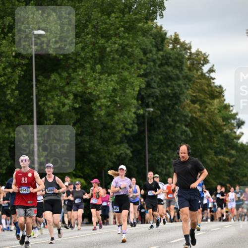 29.06.2025 - hella hamburg halbmarathon Dr. Thomas Lammeyer http://msf.ph/oto/8431871 29.06.2025 10:52:26 Kennedybrücke 1045, 1246, 1434, 1639, 1645, 2148, 2163, 2195, 2407, 2418, 2627, 2704, 2882, 2994, 3468, 3504, 3933, 4037, 4588, 4856, 4974, 5886, 6255, 6256, 6879, 7412, 7970, 8310, 8948, 9018, 9356, 9696, 10075, 10777, 10991, 11351 meine-sportfotos.de