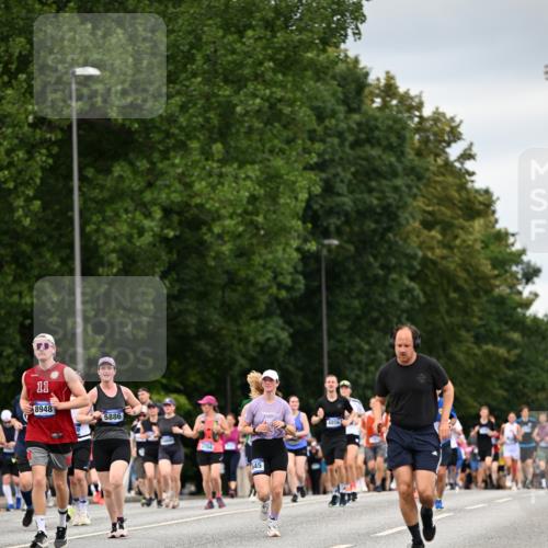 29.06.2025 - hella hamburg halbmarathon Dr. Thomas Lammeyer http://msf.ph/oto/8431876 29.06.2025 10:52:26 Kennedybrücke 1045, 1246, 1434, 1639, 1645, 2148, 2163, 2195, 2407, 2418, 2627, 2704, 2882, 2994, 3468, 3504, 3933, 4037, 4588, 4856, 4974, 5886, 6255, 6256, 6879, 7412, 7970, 8310, 8948, 9018, 9356, 9696, 10075, 10777, 10991, 11351 meine-sportfotos.de