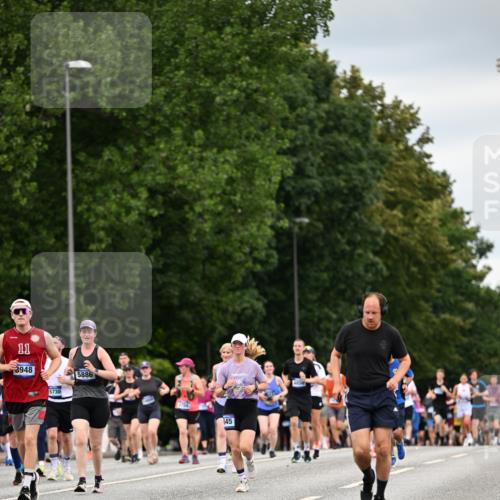 29.06.2025 - hella hamburg halbmarathon Dr. Thomas Lammeyer http://msf.ph/oto/8431896 29.06.2025 10:52:27 Kennedybrücke 1045, 1246, 1434, 1639, 1645, 2148, 2163, 2195, 2407, 2418, 2627, 2704, 2882, 2994, 3468, 3504, 3933, 4037, 4588, 4856, 4974, 5886, 6255, 6256, 6879, 7412, 7427, 7970, 8077, 8310, 8948, 9018, 9356, 9696, 10075, 10777, 10991, 11351 meine-sportfotos.de
