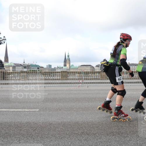 29.06.2025 - hella hamburg halbmarathon Lena Gebhardt http://msf.ph/oto/8431906 29.06.2025 09:00:47 Lombardsbrücke 42, 35, 35 meine-sportfotos.de