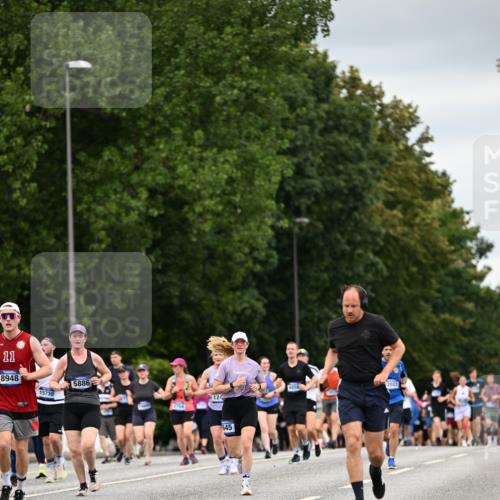 29.06.2025 - hella hamburg halbmarathon Dr. Thomas Lammeyer http://msf.ph/oto/8431910 29.06.2025 10:52:27 Kennedybrücke 1045, 1246, 1434, 1639, 1645, 2148, 2163, 2195, 2407, 2418, 2627, 2704, 2882, 2994, 3468, 3504, 3933, 4037, 4588, 4856, 4974, 5886, 6255, 6256, 6879, 7412, 7427, 7970, 8077, 8310, 8948, 9018, 9356, 9696, 10075, 10777, 10991, 11351 meine-sportfotos.de