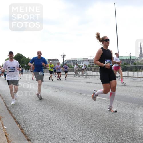 29.06.2025 - hella hamburg halbmarathon Lena Gebhardt http://msf.ph/oto/8431918 29.06.2025 10:44:18 Lombardsbrücke 13809, 3596, 3065, 898, 1026, 1095, 1306, 1345, 1459, 1519, 1802, 1804, 2073, 2186, 2343, 2610, 2692, 3065, 3288, 3506, 3596, 4496, 4627, 4636, 4898, 5001, 5127, 5293, 5647, 5649, 5730, 5731, 5890, 5902, 5905, 6002, 6895, 7216, 7326, 7610, 7818, 7842, 8272, 8591, 8763, 8870, 8957, 9073, 9510, 9536, 9879, 10006, 10223, 10303, 10304, 10416, 11825, 11955, 12322, 12409, 12803, 12995, 13262, 13288, 13330, 13390, 13906, 14091, 14123, 14350, 14654, 14971 meine-sportfotos.de