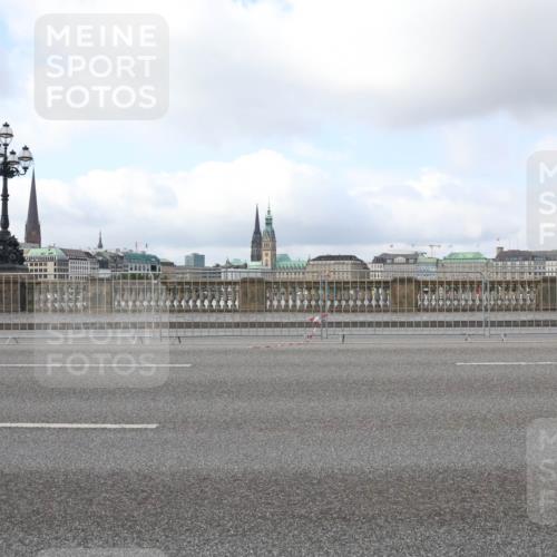 29.06.2025 - hella hamburg halbmarathon Lena Gebhardt http://msf.ph/oto/8431928 29.06.2025 09:00:50 Lombardsbrücke  meine-sportfotos.de