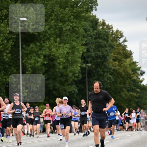 29.06.2025 - hella hamburg halbmarathon Dr. Thomas Lammeyer http://msf.ph/oto/8431940 29.06.2025 10:52:28 Kennedybrücke 1045, 1246, 1434, 1639, 1645, 2148, 2195, 2407, 2418, 2627, 2704, 2882, 2994, 3049, 3468, 3504, 3933, 4037, 4588, 4856, 4974, 5886, 6256, 6879, 7412, 7427, 7970, 8077, 8310, 8948, 9018, 9696, 10075, 10991, 11351 meine-sportfotos.de