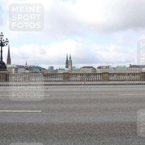 29.06.2025 - hella hamburg halbmarathon Lena Gebhardt http://msf.ph/oto/8431971 29.06.2025 09:00:50 Lombardsbrücke  meine-sportfotos.de