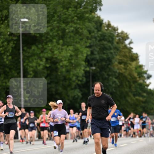 29.06.2025 - hella hamburg halbmarathon Dr. Thomas Lammeyer http://msf.ph/oto/8431979 29.06.2025 10:52:28 Kennedybrücke 1045, 1246, 1434, 1639, 1645, 2148, 2195, 2407, 2418, 2627, 2704, 2882, 2994, 3049, 3468, 3504, 3933, 4037, 4588, 4856, 4974, 5886, 6256, 6879, 7412, 7427, 7970, 8077, 8310, 8948, 9018, 9696, 10075, 10991, 11351 meine-sportfotos.de