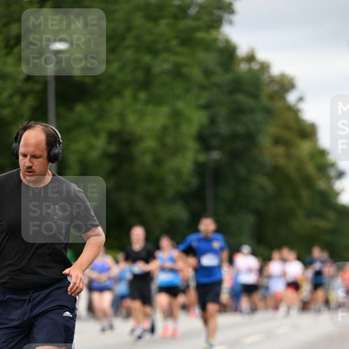29.06.2025 - hella hamburg halbmarathon Dr. Thomas Lammeyer http://msf.ph/oto/8432065 29.06.2025 10:52:32 Kennedybrücke 1045, 1246, 1434, 1639, 1645, 2148, 2195, 2418, 2627, 2704, 2994, 3049, 3468, 3504, 3933, 4037, 4588, 4856, 5886, 5952, 6950, 7412, 7427, 7970, 8077, 8310, 8948, 9018, 9696, 9787, 10075, 10991, 11351 meine-sportfotos.de