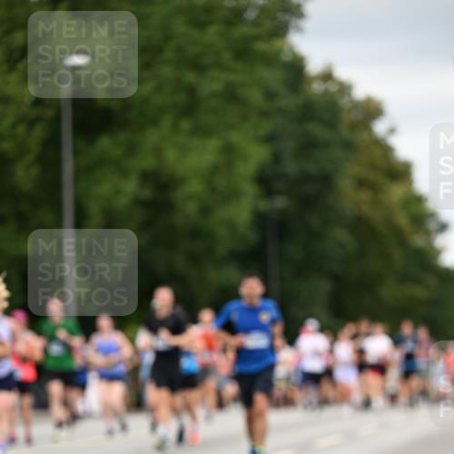 29.06.2025 - hella hamburg halbmarathon Dr. Thomas Lammeyer http://msf.ph/oto/8432092 29.06.2025 10:52:33 Kennedybrücke 1045, 1246, 1434, 1639, 1645, 2148, 2195, 2418, 2627, 2704, 2994, 3049, 3077, 3468, 3504, 3933, 4037, 4588, 4856, 5886, 5952, 6950, 7412, 7427, 7970, 8077, 8310, 8948, 9018, 9696, 9775, 9787, 10075, 10991, 11351 meine-sportfotos.de