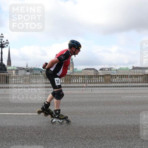 29.06.2025 - hella hamburg halbmarathon Lena Gebhardt http://msf.ph/oto/8432108 29.06.2025 09:00:51 Lombardsbrücke 20 meine-sportfotos.de