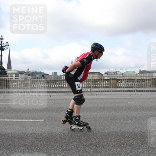 29.06.2025 - hella hamburg halbmarathon Lena Gebhardt http://msf.ph/oto/8432120 29.06.2025 09:00:51 Lombardsbrücke 20 meine-sportfotos.de