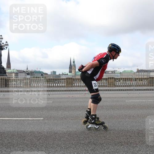 29.06.2025 - hella hamburg halbmarathon Lena Gebhardt http://msf.ph/oto/8432133 29.06.2025 09:00:51 Lombardsbrücke 20 meine-sportfotos.de