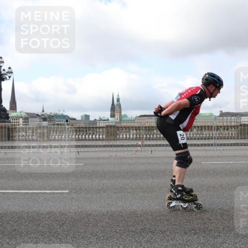 29.06.2025 - hella hamburg halbmarathon Lena Gebhardt http://msf.ph/oto/8432143 29.06.2025 09:00:51 Lombardsbrücke 20 meine-sportfotos.de