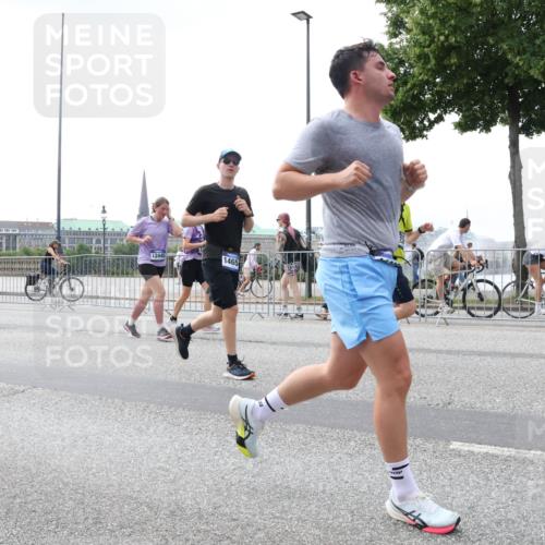 29.06.2025 - hella hamburg halbmarathon Lena Gebhardt http://msf.ph/oto/8432293 29.06.2025 10:44:22 Lombardsbrücke 12445, 1465, 1026, 1095, 1306, 1345, 1459, 1519, 1802, 1804, 2186, 2343, 2610, 2692, 3065, 3506, 3596, 4215, 4496, 4627, 4636, 4898, 4968, 5001, 5127, 5355, 5647, 5649, 5730, 5731, 5902, 5905, 6002, 6895, 7216, 7326, 7610, 7818, 7842, 8272, 8591, 8763, 8870, 8957, 9073, 9397, 9510, 9536, 9879, 10006, 10223, 10303, 10304, 10416, 11825, 11955, 12322, 12409, 12803, 12995, 13262, 13288, 13330, 13390, 13906, 14091, 14123, 14350, 14654, 14971, 18454, 18459 meine-sportfotos.de