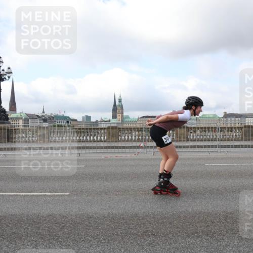 29.06.2025 - hella hamburg halbmarathon Lena Gebhardt http://msf.ph/oto/8432329 29.06.2025 09:00:53 Lombardsbrücke 301 meine-sportfotos.de