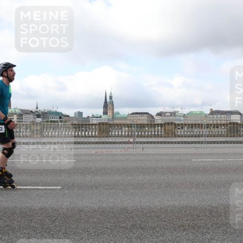 29.06.2025 - hella hamburg halbmarathon Lena Gebhardt http://msf.ph/oto/8432366 29.06.2025 09:00:56 Lombardsbrücke 62 meine-sportfotos.de
