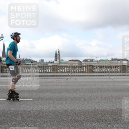 29.06.2025 - hella hamburg halbmarathon Lena Gebhardt http://msf.ph/oto/8432381 29.06.2025 09:00:57 Lombardsbrücke 62 meine-sportfotos.de