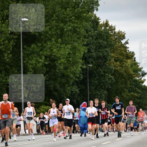 29.06.2025 - hella hamburg halbmarathon Dr. Thomas Lammeyer http://msf.ph/oto/8432395 29.06.2025 10:52:38 Kennedybrücke 1045, 1246, 1463, 1639, 1645, 2148, 2195, 2627, 2704, 2994, 3049, 3077, 3468, 3504, 3933, 4037, 4588, 4856, 5886, 5952, 6950, 7412, 7427, 7970, 8077, 8310, 8948, 9696, 9775, 9787, 10366, 10991, 11351 meine-sportfotos.de