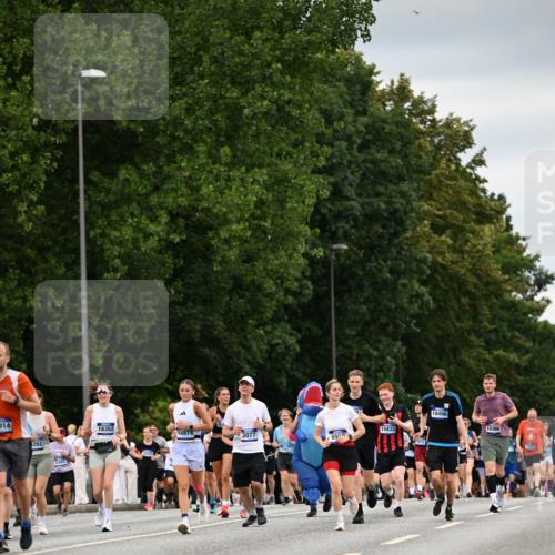 29.06.2025 - hella hamburg halbmarathon Dr. Thomas Lammeyer http://msf.ph/oto/8432408 29.06.2025 10:52:39 Kennedybrücke 1045, 1246, 1463, 1639, 1645, 2148, 2627, 2704, 2994, 3049, 3077, 3468, 3504, 3933, 4037, 4588, 4856, 5714, 5886, 5952, 6950, 7412, 7427, 7970, 8077, 8310, 8948, 9696, 9775, 9787, 10366, 10991, 11351 meine-sportfotos.de