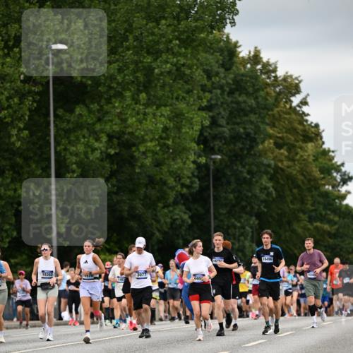 29.06.2025 - hella hamburg halbmarathon Dr. Thomas Lammeyer http://msf.ph/oto/8432441 29.06.2025 10:52:39 Kennedybrücke 1045, 1246, 1463, 1639, 1645, 2148, 2627, 2704, 2994, 3049, 3077, 3468, 3504, 3933, 4037, 4588, 4856, 5714, 5886, 5952, 6950, 7412, 7427, 7970, 8077, 8310, 8948, 9696, 9775, 9787, 10366, 10991, 11351 meine-sportfotos.de