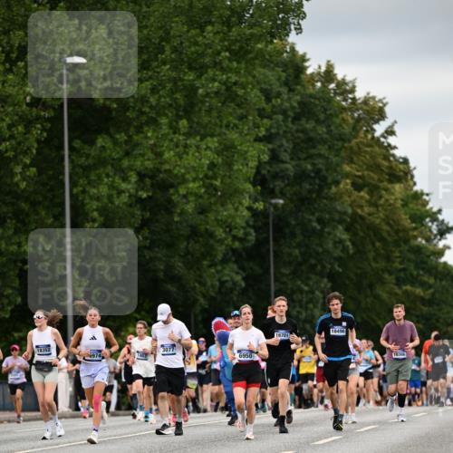 29.06.2025 - hella hamburg halbmarathon Dr. Thomas Lammeyer http://msf.ph/oto/8432462 29.06.2025 10:52:40 Kennedybrücke 1045, 1246, 1463, 1639, 1645, 2148, 2627, 2704, 2994, 3049, 3077, 3215, 3504, 3933, 4037, 4588, 4856, 5714, 5886, 5952, 6950, 7412, 7427, 7970, 8077, 8310, 8948, 9696, 9775, 9787, 10366, 10991, 11351 meine-sportfotos.de