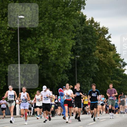 29.06.2025 - hella hamburg halbmarathon Dr. Thomas Lammeyer http://msf.ph/oto/8432470 29.06.2025 10:52:40 Kennedybrücke 1045, 1246, 1463, 1639, 1645, 2148, 2627, 2704, 2994, 3049, 3077, 3215, 3504, 3933, 4037, 4588, 4856, 5714, 5886, 5952, 6950, 7412, 7427, 7970, 8077, 8310, 8948, 9696, 9775, 9787, 10366, 10991, 11351 meine-sportfotos.de