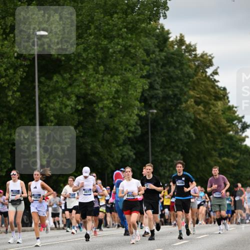 29.06.2025 - hella hamburg halbmarathon Dr. Thomas Lammeyer http://msf.ph/oto/8432481 29.06.2025 10:52:40 Kennedybrücke 1045, 1246, 1463, 1639, 1645, 2148, 2627, 2704, 2994, 3049, 3077, 3215, 3504, 3933, 4037, 4588, 4856, 5714, 5886, 5952, 6950, 7412, 7427, 7970, 8077, 8310, 8948, 9696, 9775, 9787, 10366, 10991, 11351 meine-sportfotos.de